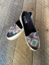 Load image into Gallery viewer, Blue Rain cruiser Shoes
