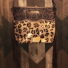 Load image into Gallery viewer, Leopard Dream Clutch Purse
